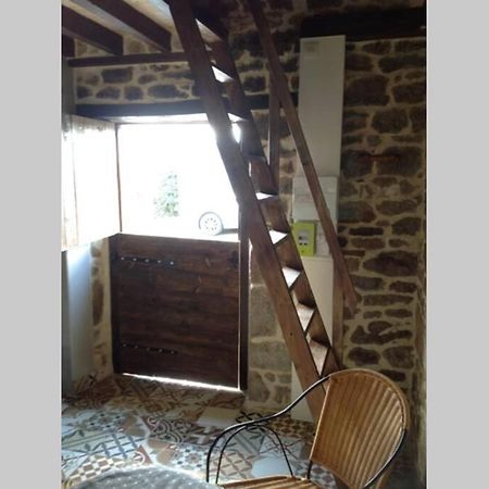 La Cahute, Gite Etape La Foret-Auvray Exterior foto